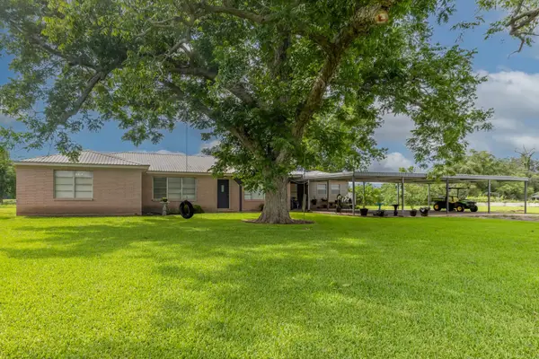 182 County Road 152, Bay City, TX 77414