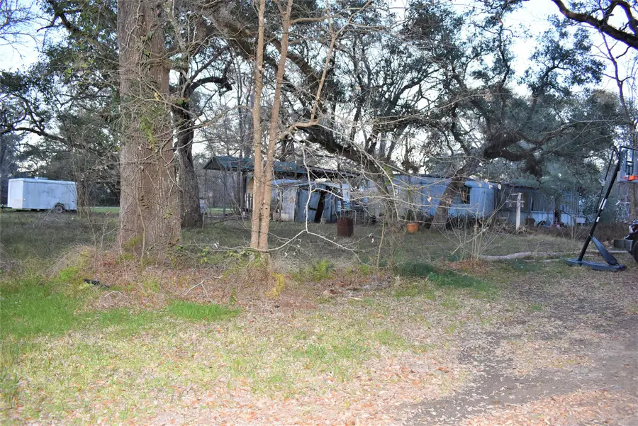 12 Guinevere Drive N, Sargent, TX 77414 - Image #3