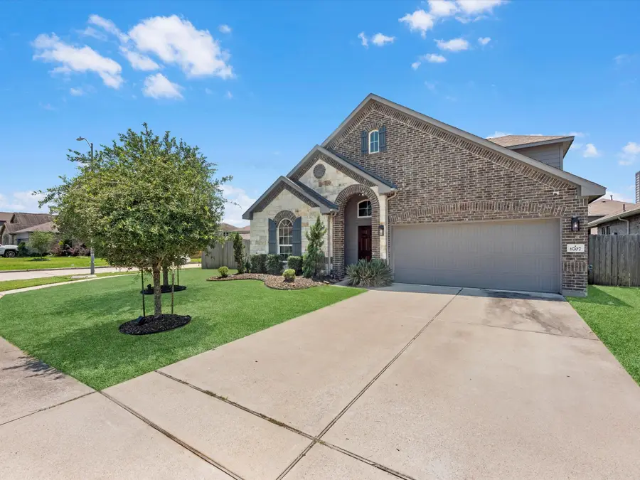 8707 W Crescent Lake Circle, Baytown, TX 77521 - #2