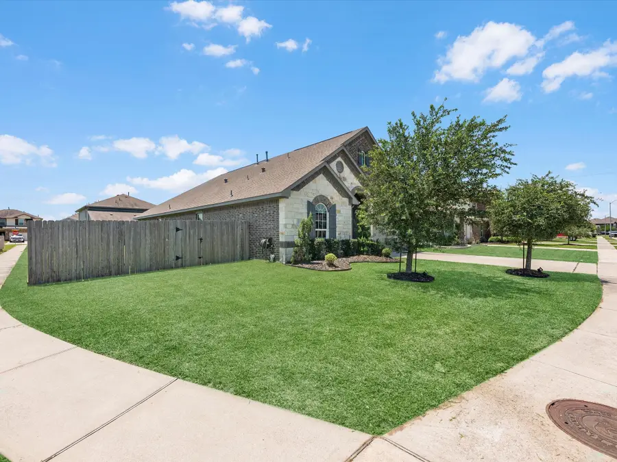 8707 W Crescent Lake Circle, Baytown, TX 77521 - #3