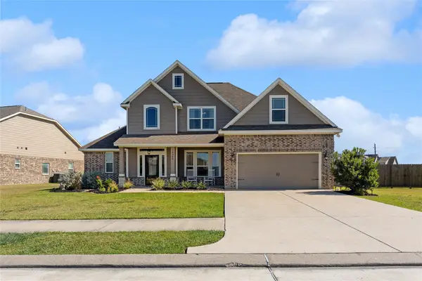 14306 Meadowlands Drive, Mont Belvieu, TX 77523