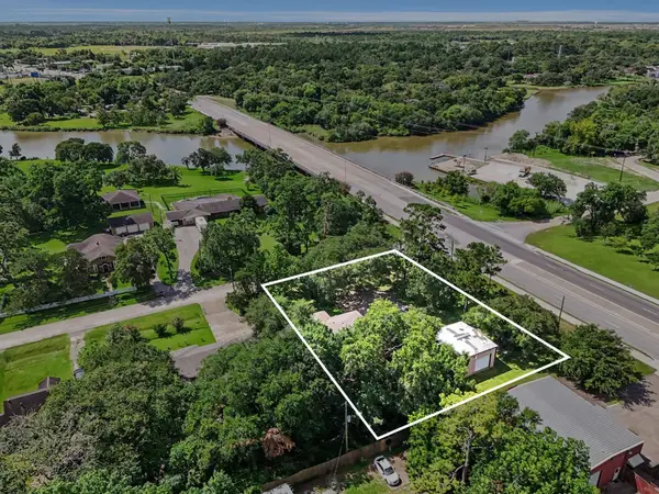 2917 48th Street, Dickinson, TX 77539