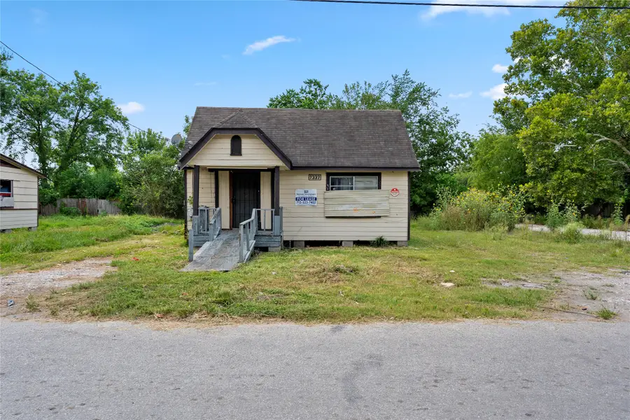 7337 Parkes Street, Houston, TX 77088 - Image #2