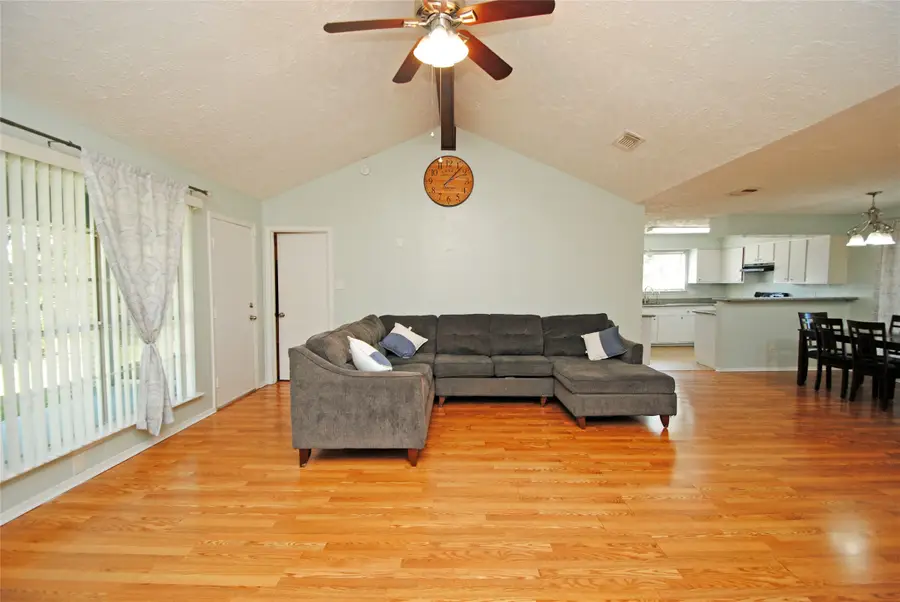 4402 Falcon Meadow Drive, Katy, TX 77449 - Image #3