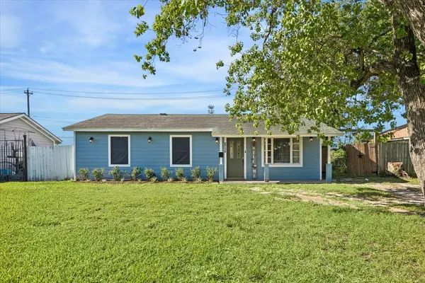 2716 N Harris Avenue, Pasadena, TX 77506