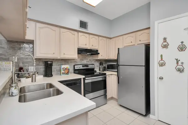 2626 Holly Hall Street #1207, Houston, TX 77054