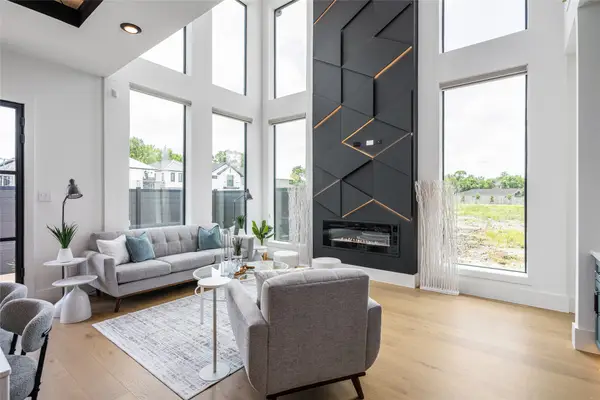 623 Rolling Oaks, Stafford, TX 77477