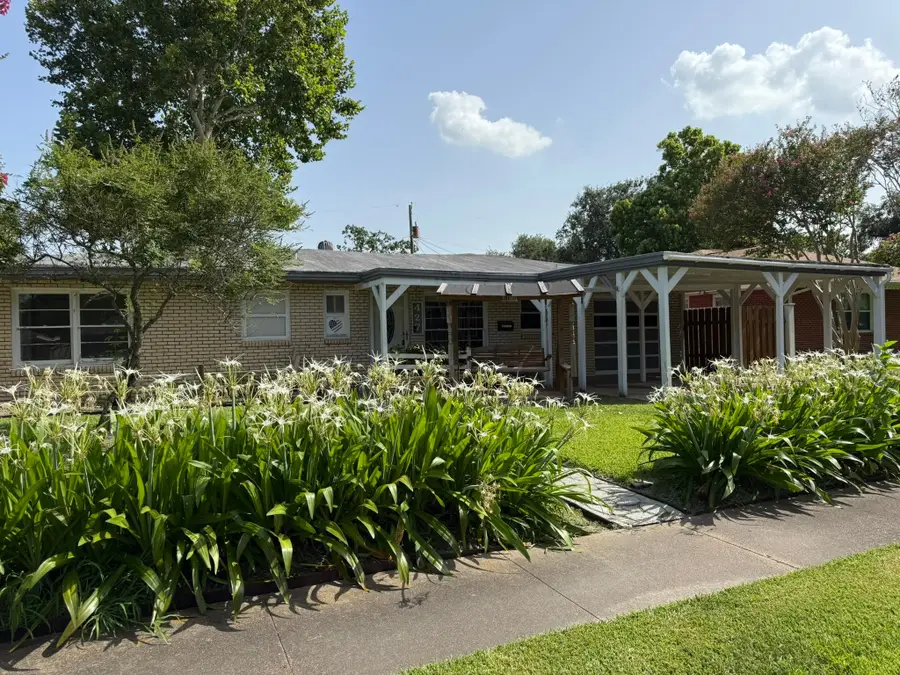 427 22nd Avenue N, Texas City, TX 77590 - Image #2