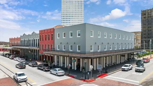 2021 Strand, Galveston, TX 77550