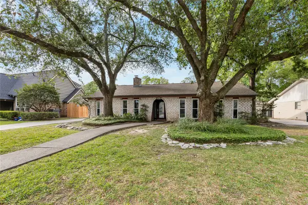 4019 Long Grove Drive, Taylor Lake Village, TX 77586