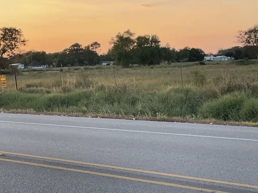 304 E York Tract 4 Street, Ganado, TX 77962 - Image #2