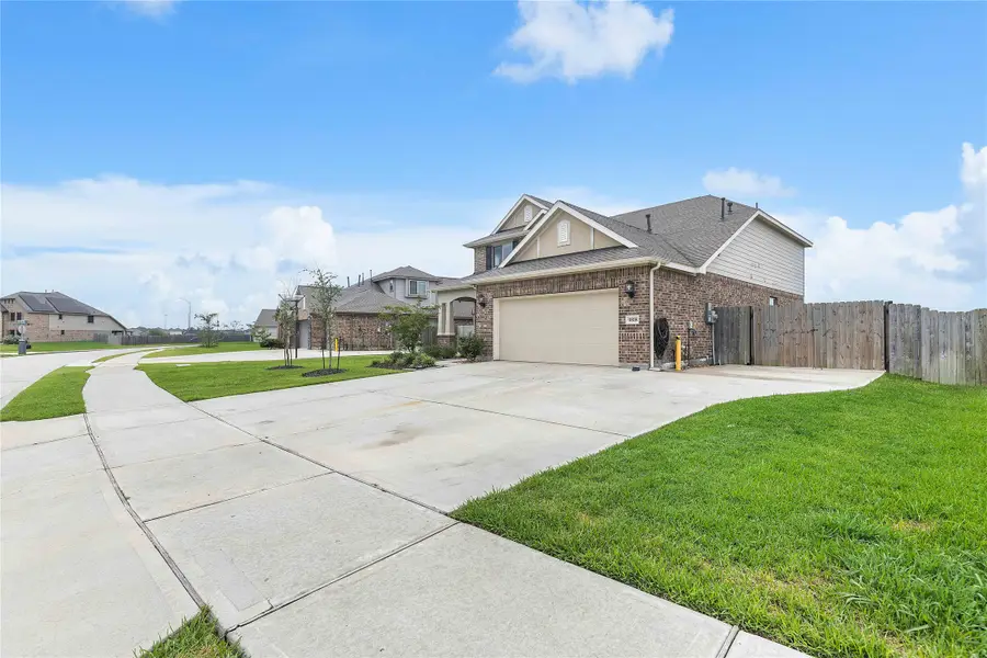 9818 Colonial Downs Drive, Monterey Belvieu, TX 77523 - #3
