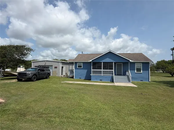 570 Stovall Drive, Palacios, TX 77465