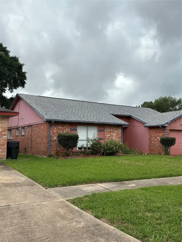 8315 Bee Meadow Lane, Houston, TX 77489