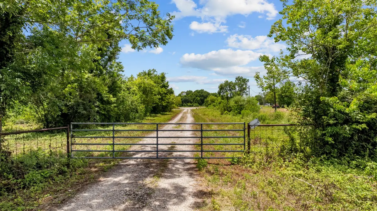 1403 Algoa Friendswood Road, Alvin, TX 77511 - Image #1