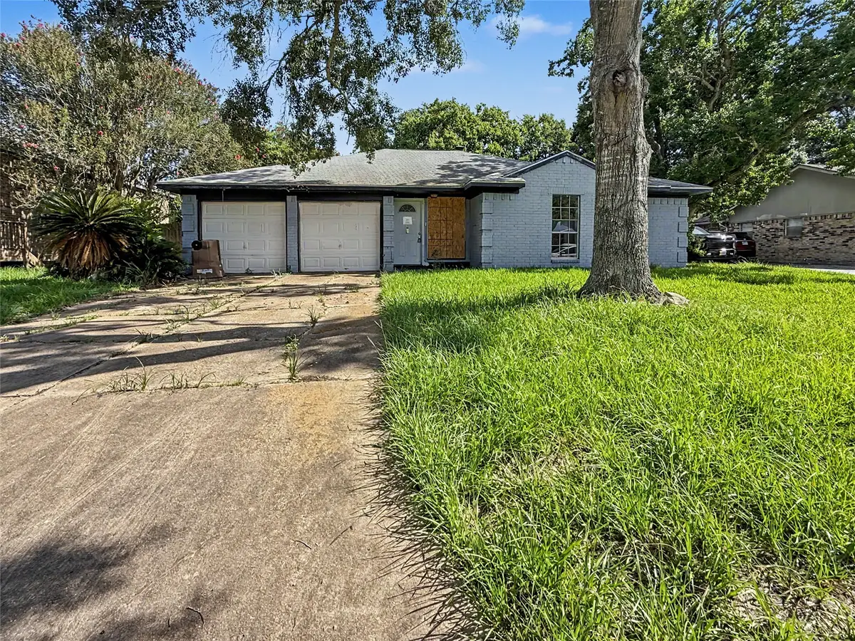 5003 Live Oak Drive, Dickinson, TX 77539 - #1