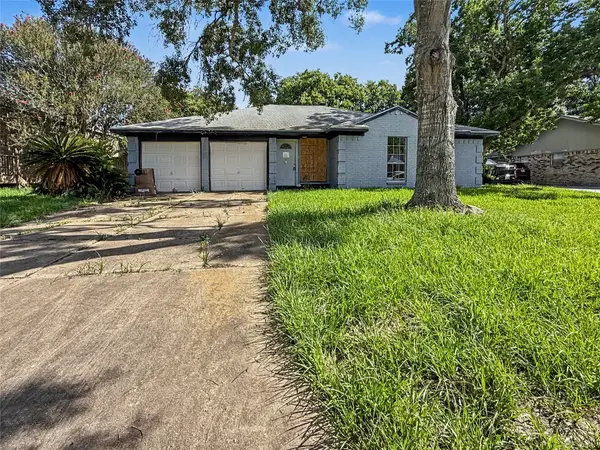 5003 Live Oak Drive, Dickinson, TX 77539