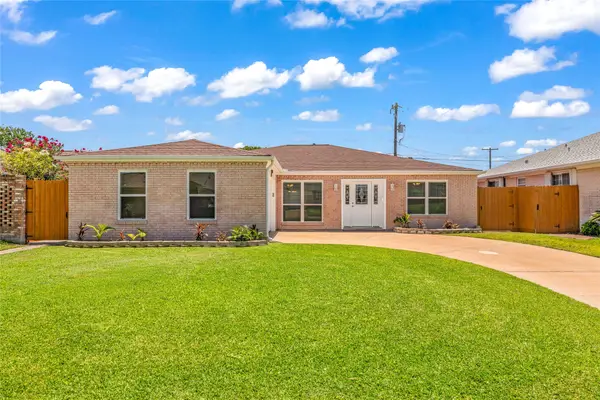 5611 Palm Circle, Galveston, TX 77551