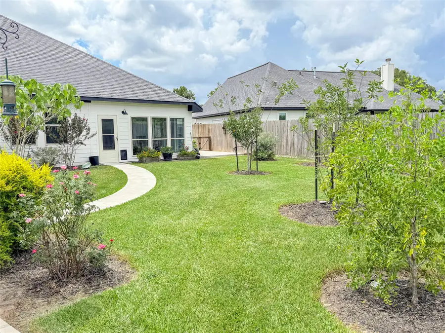 429 Twin Lakes Boulevard W, West Columbia, TX 77486 - #3