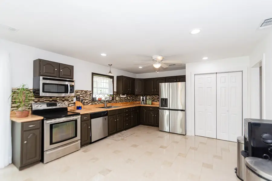 6811 Cemetary Road, Manvel, TX 77578 - #2