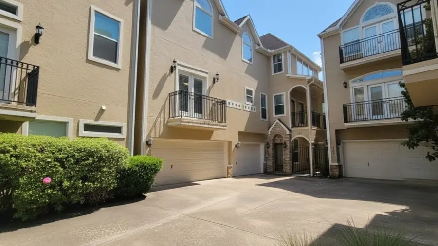 305 Reinerman Street, Houston, TX 77007 - Image #3