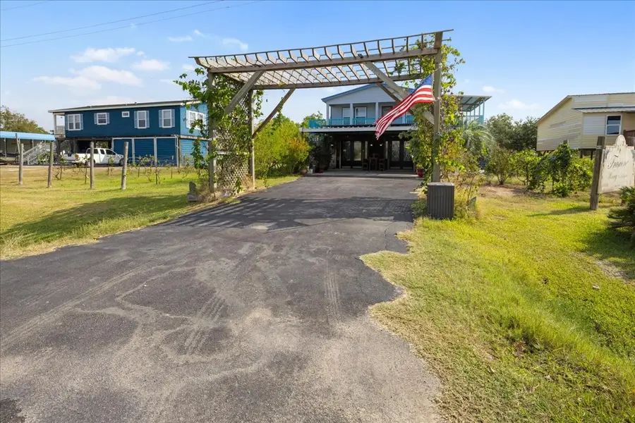 308 Bayside Drive, Anahuac, TX 77514 - Image #2