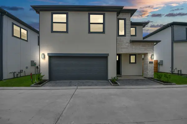 3217 Royal Oaks Hollow Lane, Houston, TX 77082