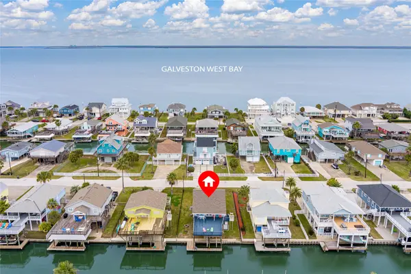 22105 Deaf P Smith Drive, Galveston, TX 77554