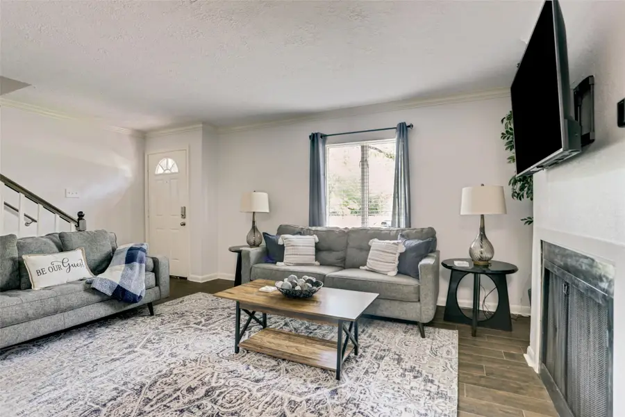 732 Memorial Mews Street, Houston, TX 77079 - Image #3