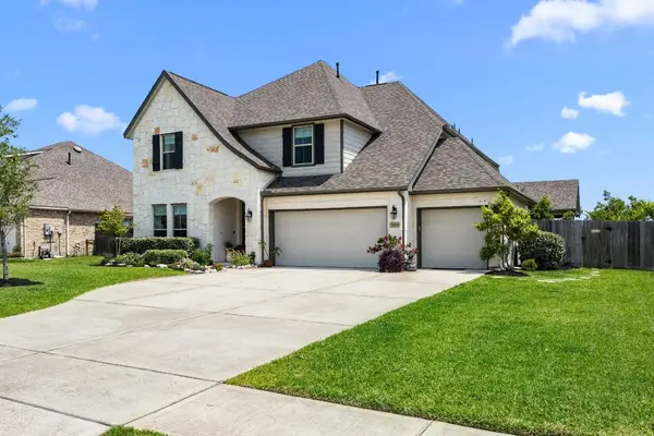 7219 Hillside Avenue, Mont Belvieu, TX 77523