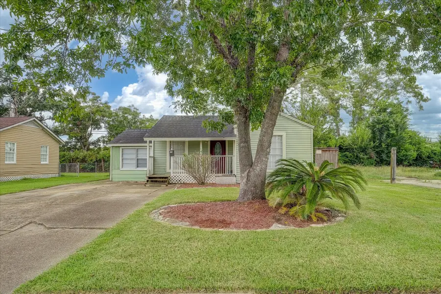 126 Huisache Street, Lake Jackson, TX 77566 - #3