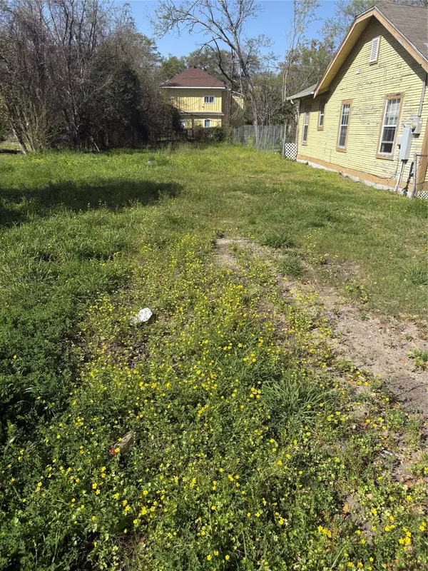 2086 Liberty Street, Beaumont, TX 77701