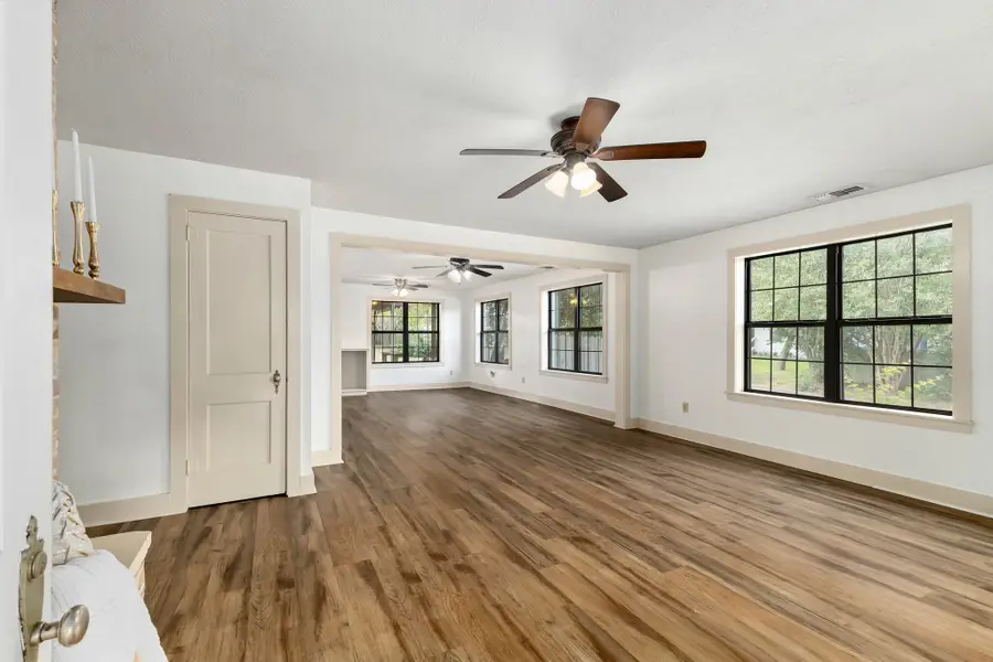 511 W Val Verde Street, Brenham, TX 77833 - #2