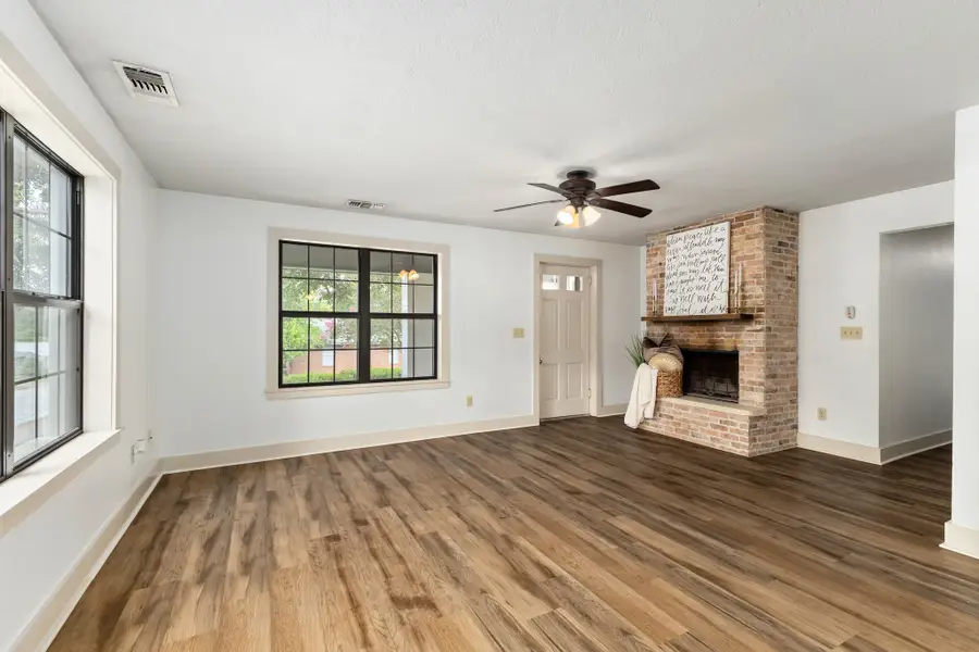 511 W Val Verde Street, Brenham, TX 77833 - #3
