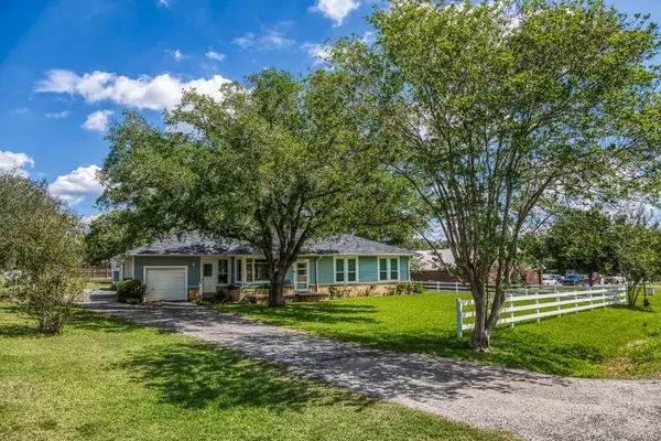 1524 Highway 159 W, Bellville, TX 77418