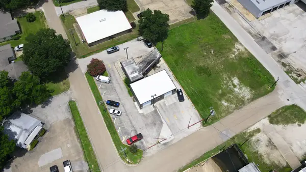 207 E Cottonwood Street, Madisonville, TX 77864