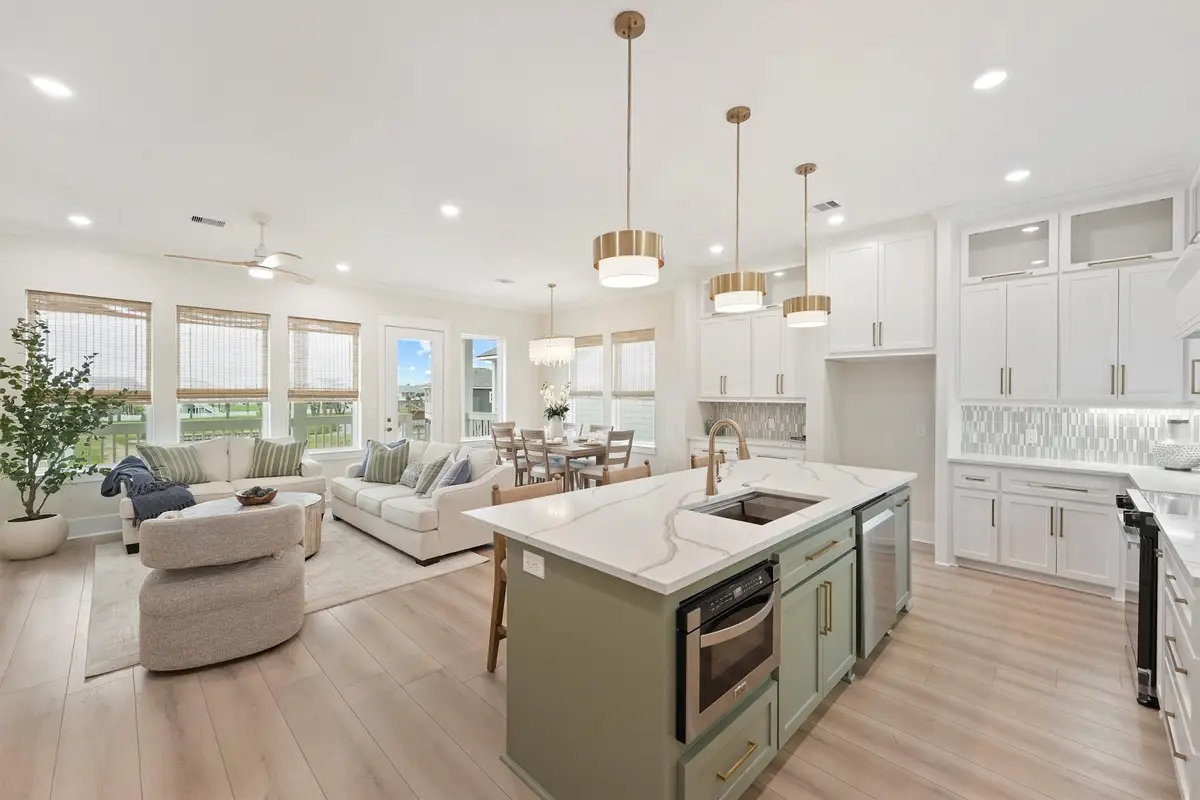 4046 Miramar Court, Galveston, TX 77554 - Image #1