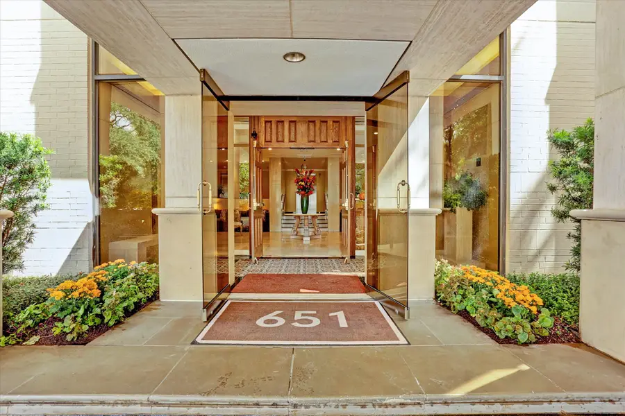 651 Bering Drive #1902, Houston, TX 77057 - #2