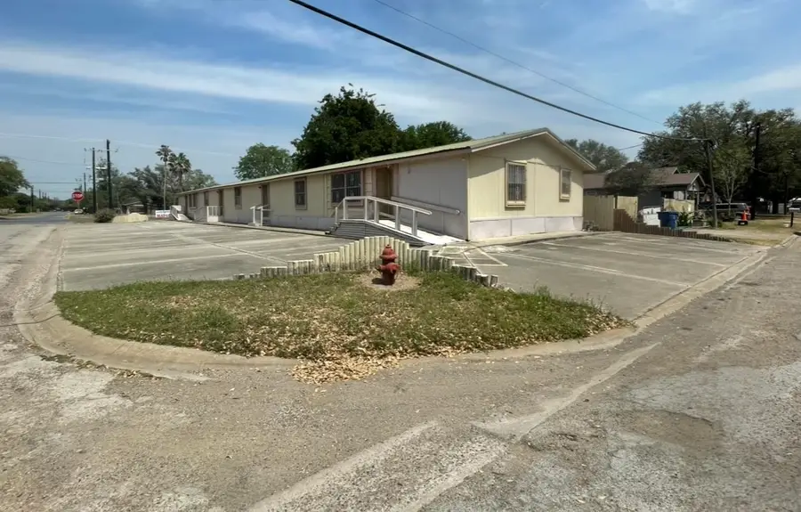 107 S Gardner Street, Falfurrias, TX 78355 - #2