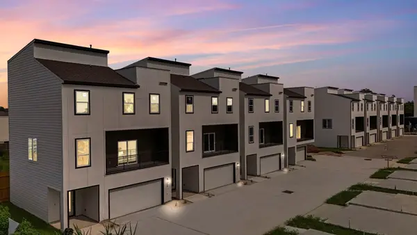 4703 Thornton Views Rd, Houston, TX 77018