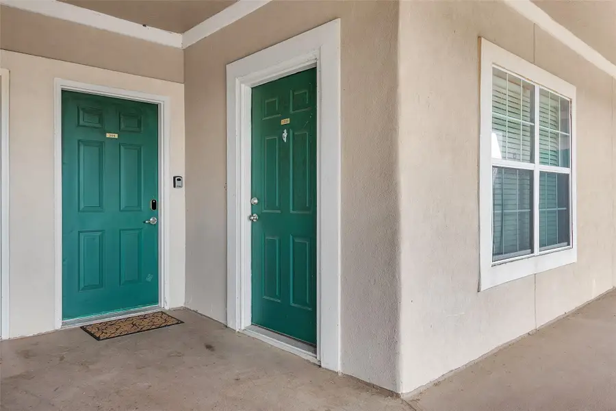 7039 Kingston Cove Ln #309, Willis, TX 77318 - Image #3