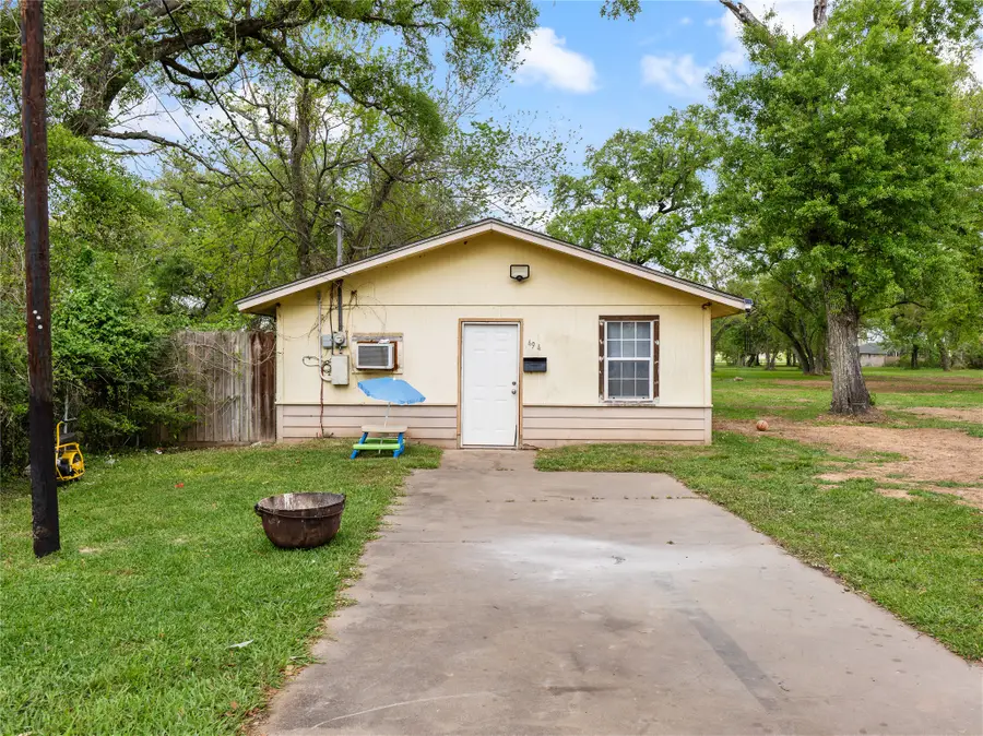 496 James Street, Clute, TX 77531 - #3