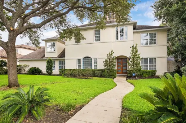 5152 Huckleberry Circle, Houston, TX 77056