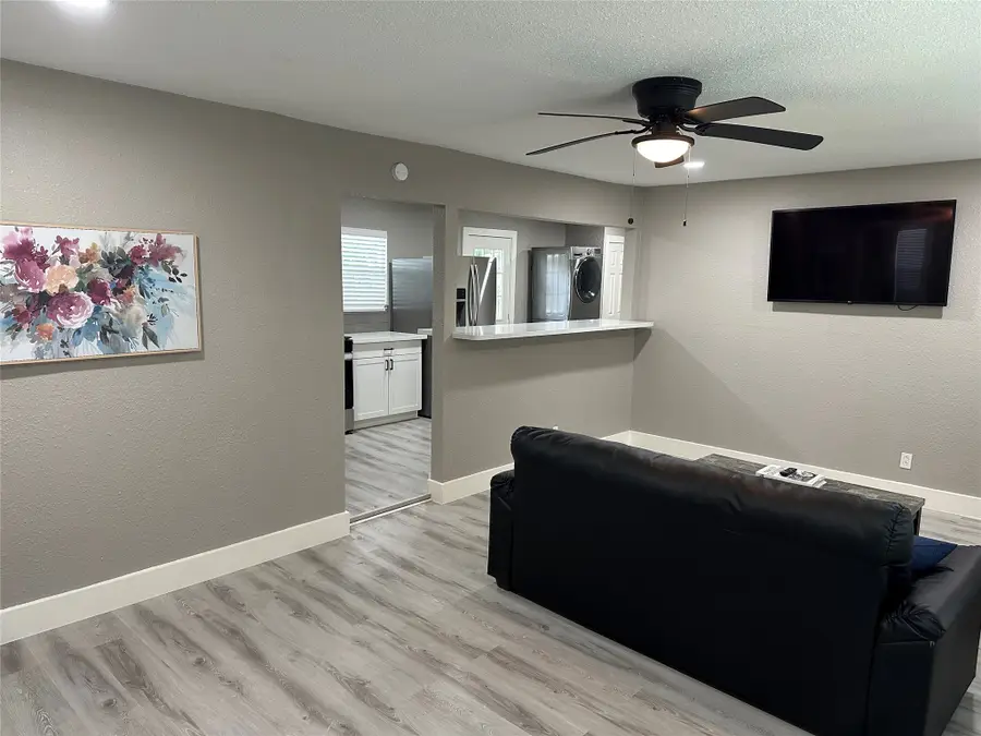 5914 Southcrest Street, Houston, TX 77033 - Image #2