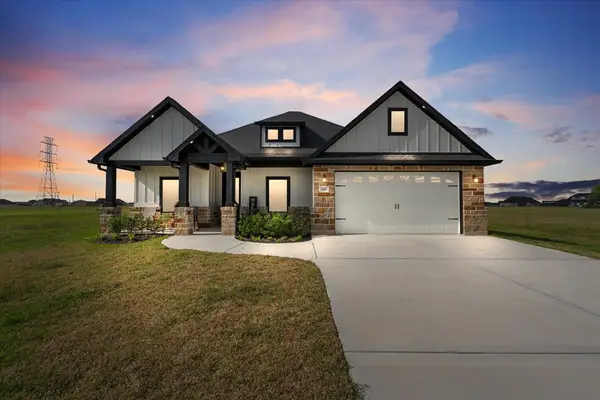 447 Sunset Trail, Angleton, TX 77515