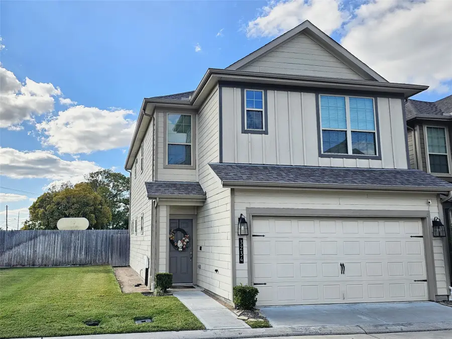 3234 Longleaf Meadows Drive, Houston, TX 77063 - #2