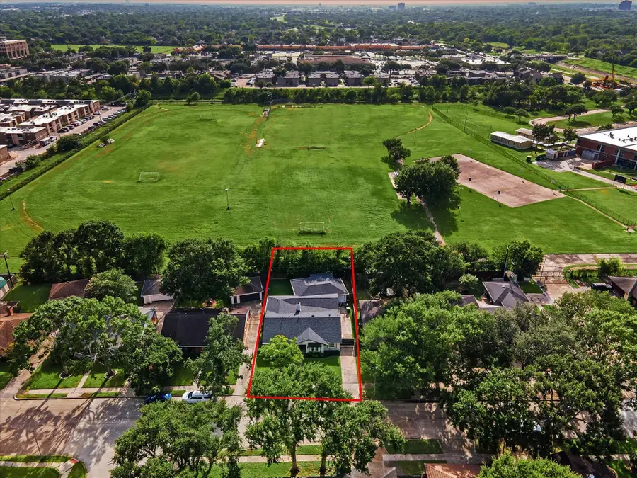 9710 Bob White Drive, Houston, TX 77096 - Image #2