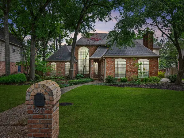 6207 Sandypine Drive, Spring, TX 77379