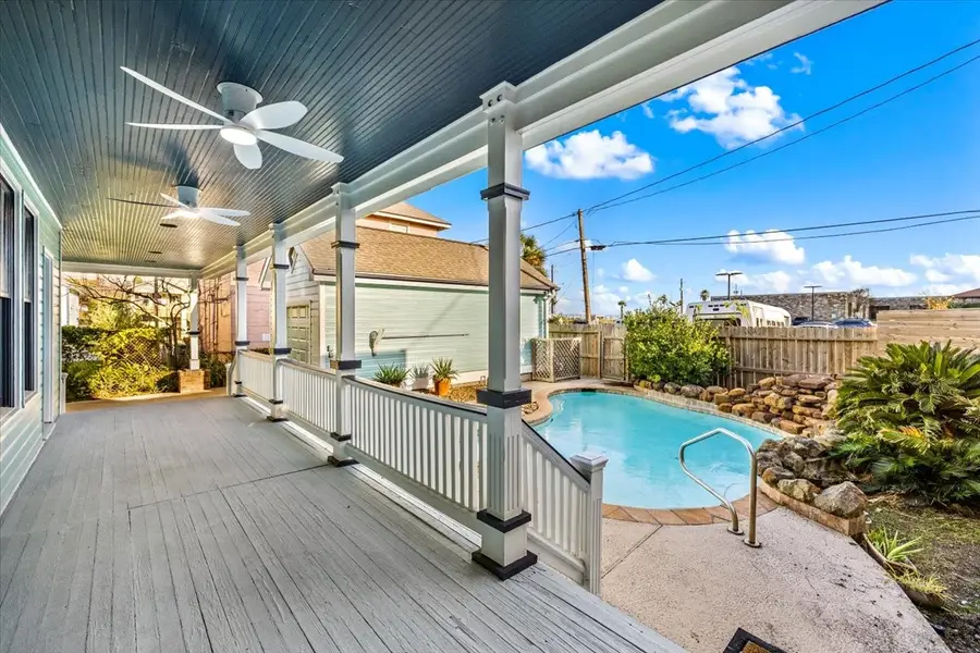 2207 Bernardo De Galvez, Galveston, TX 77550 - #2