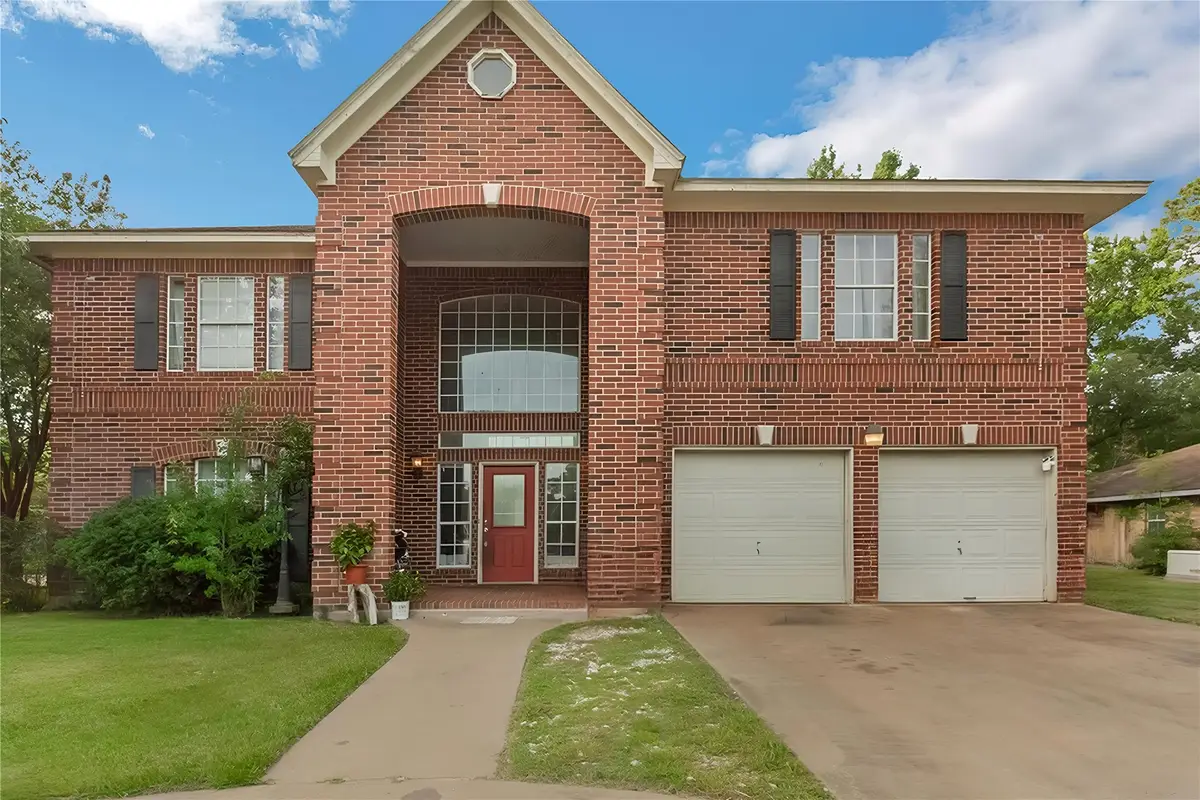 201 Pebble Springs Lane, Cleveland, TX 77327 - #1